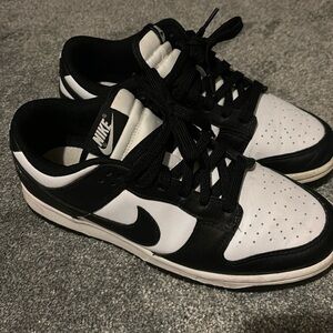 panda nike dunks size 8.5 eur 40
